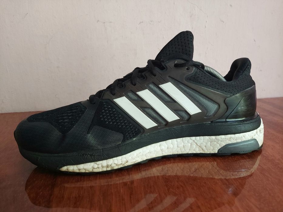 Кроссовки Adidas supernova st boost оригінал 


Розмір по бірці:
Us 11