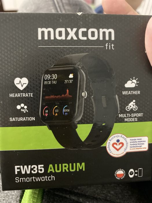 Zegarek sportowy maxcom fit FW35 Aurum z folią ochronną na ekranie.