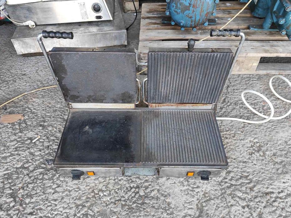 Гриль прижимной контактный. Жарочная поверхность