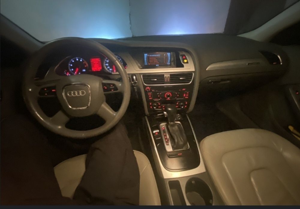 Ауді А4Б8 2.0 бенз, автомат квадро Audi A4B8 2.0 benzin Quattro