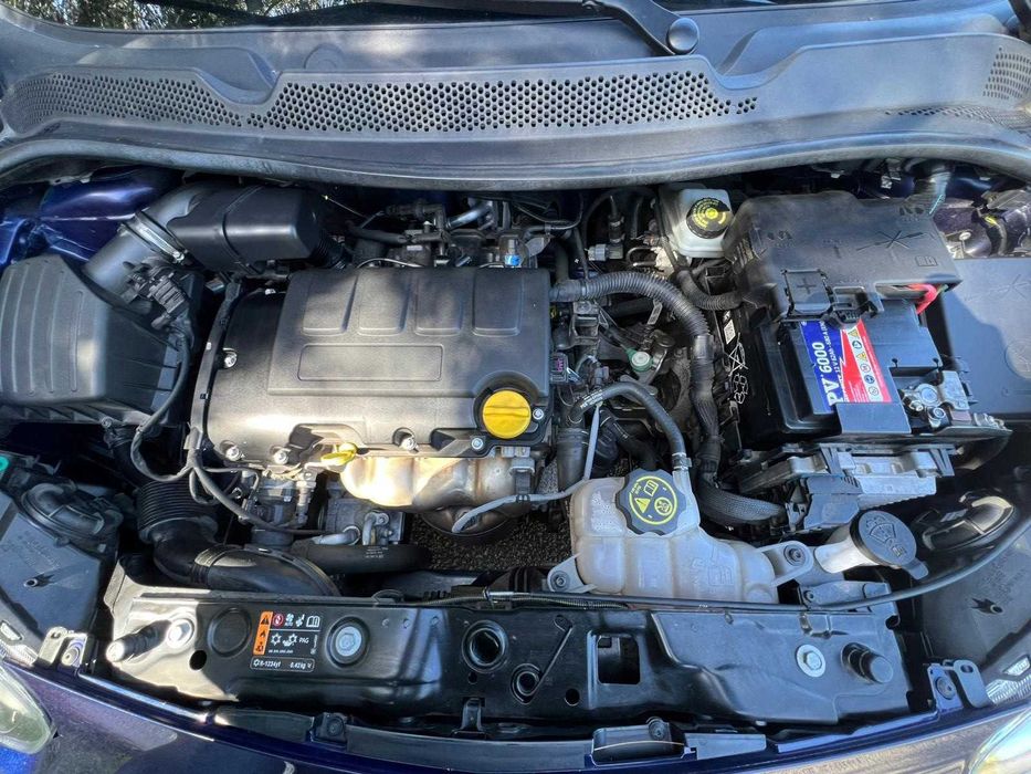 43000 km Opel Adam 1.2 glam - nacional, 2017