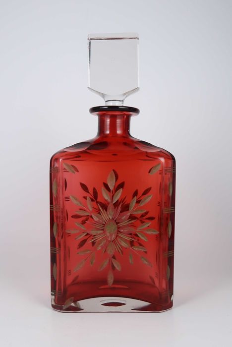 Garrafa em vidro / cristal lapidada