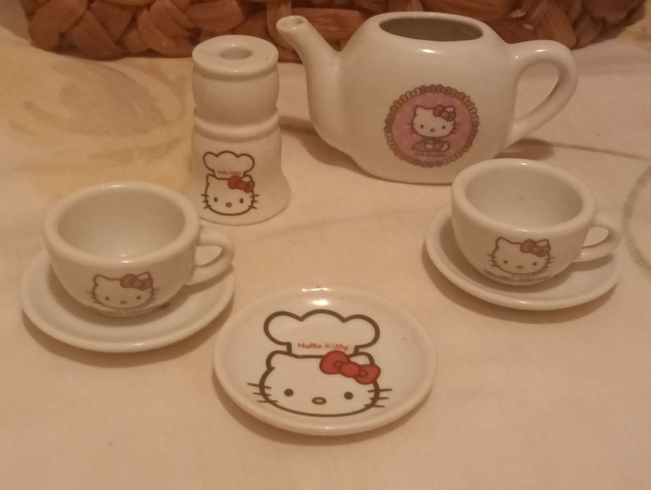 Conjunto Hello Kitty miniatura de porcelana