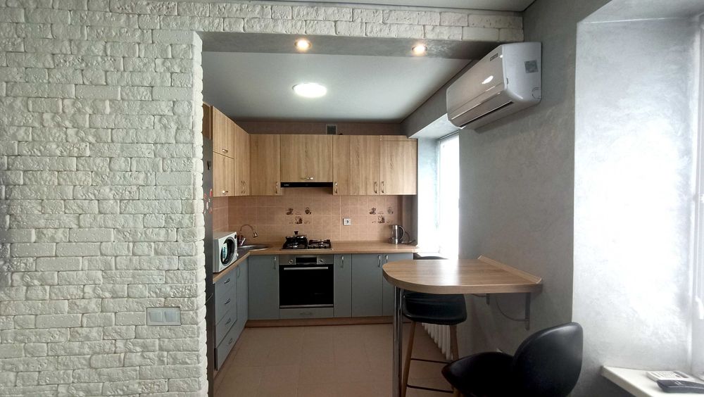 Продаж 1-кімнатна квартира у центрі міста (Victory Plaza)