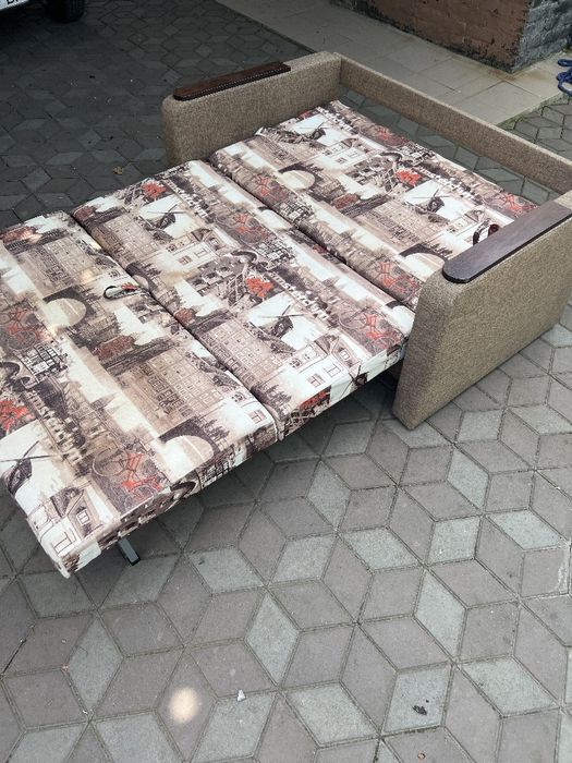 Продам розкладний диван