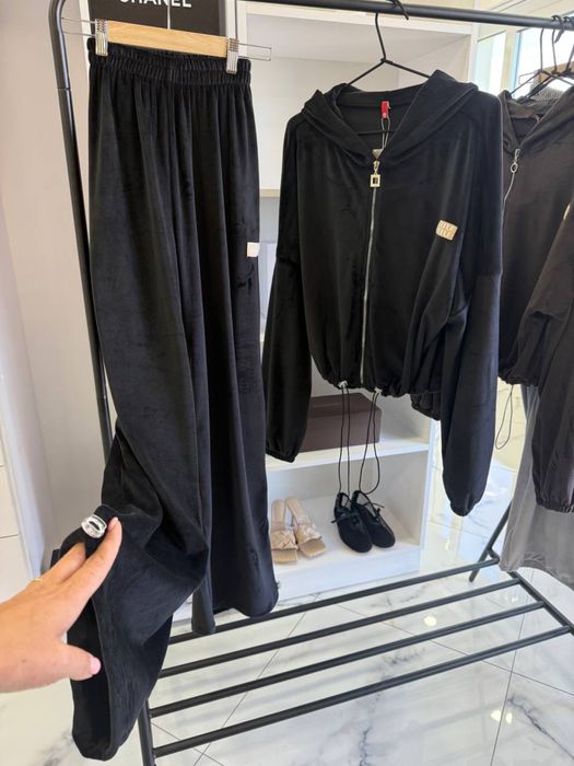 Велюровий костюм спортивний