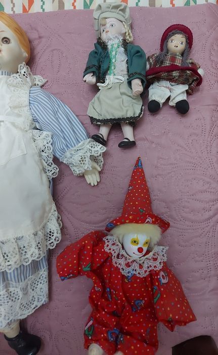 Bonecas de porcelana de coleção, 9 (6 grandes e 3 mais pequenas)