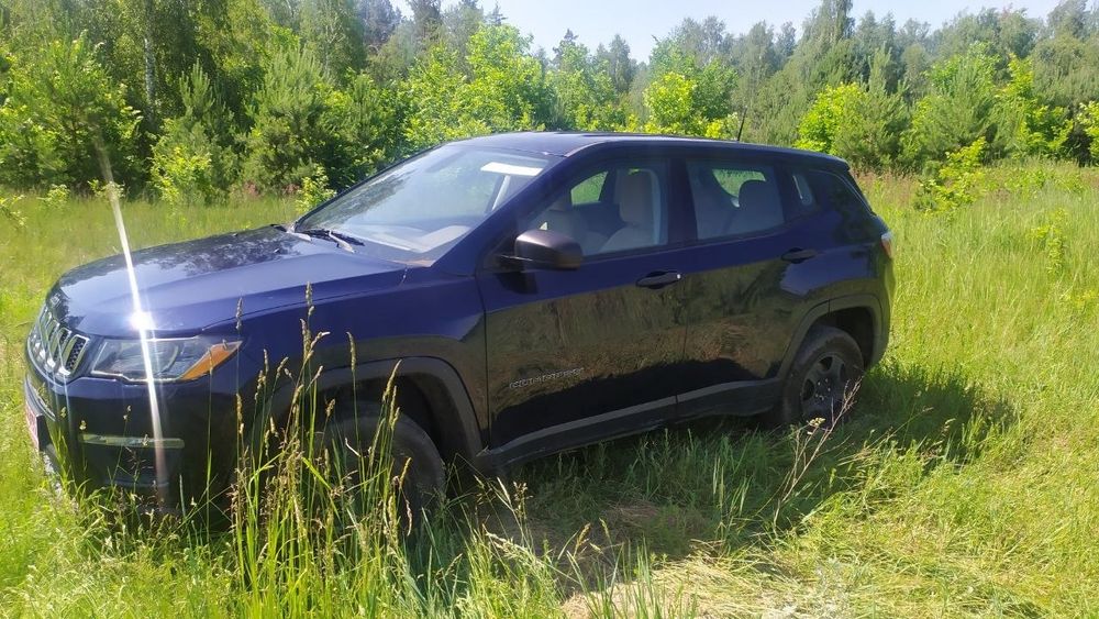продам джіп компас