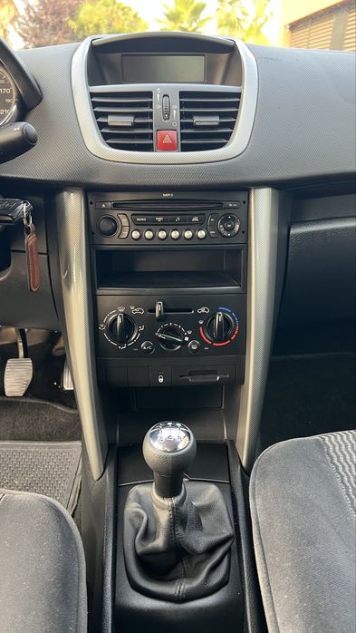 Peugeot 207 imaculado trato financiamento