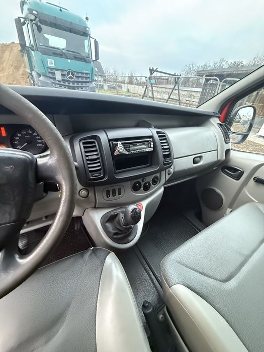 Renault Trafic 1.9 td 9- osobowy