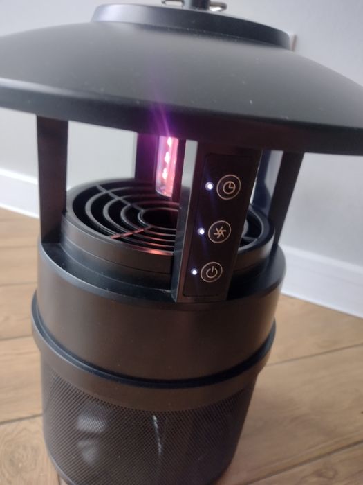 Ogrodowa lampa owadobójcza