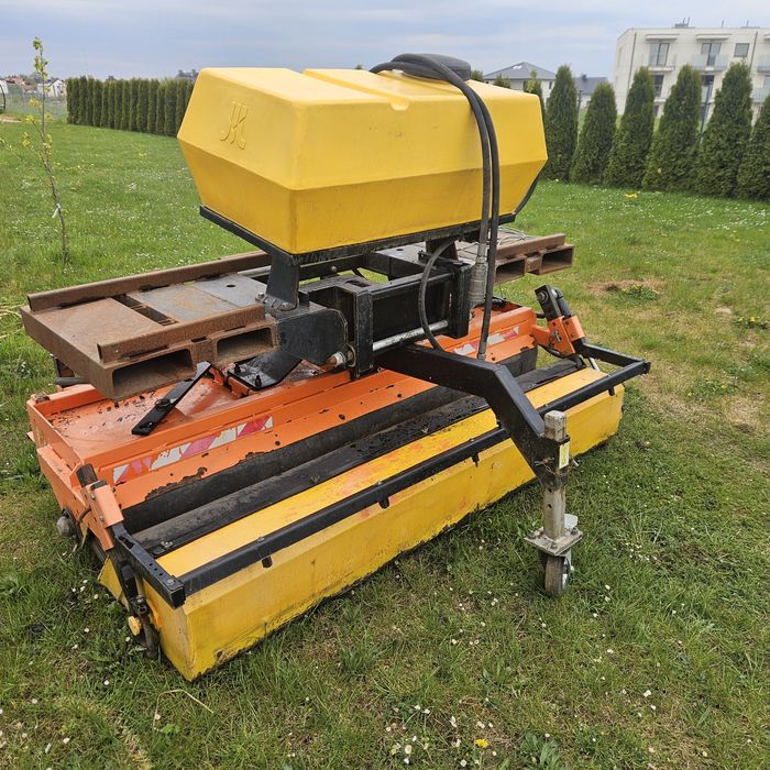 Zamiatarka pronar zm2000