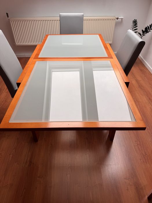 Stół  rozkładany drewniany ze szklanym blatem