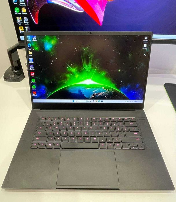 Razer Blade 15  15.6 2K  i7-11800H SSD 1 TB 64 Ram GeForce RTX 3070
