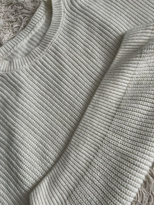 Світер молочний