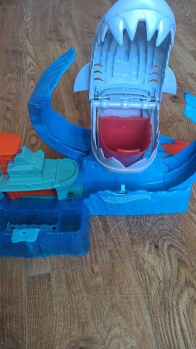 Трек Hot Weels Shark