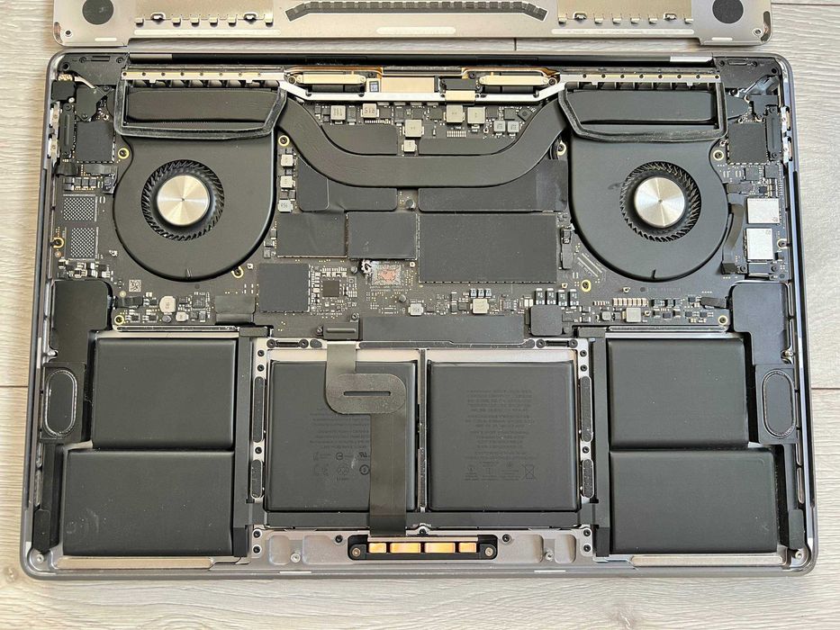 MacBook Pro 16" 2019 A2141 i7-9750H 2.60GHz - 16Gb DDR - 512Gb SSD