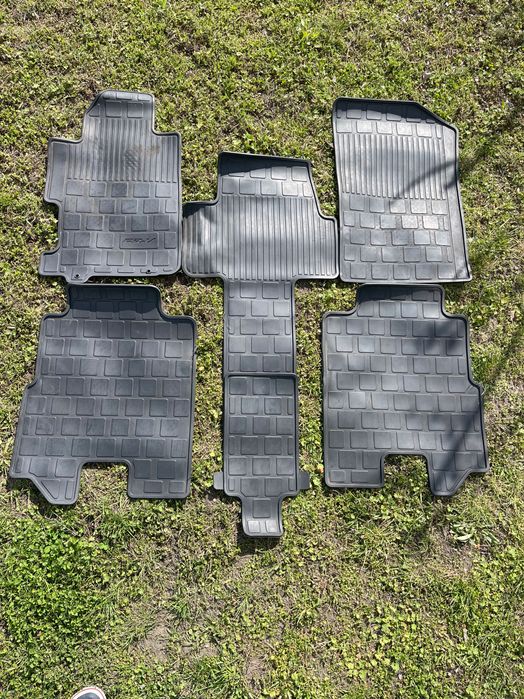 Килимки для автомобіля Honda FR-V