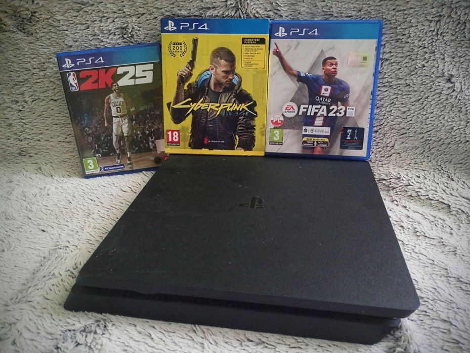 PlayStation 4 Slim 1TB + pad + 3 gry FIFA 23, Cyberpunk 2077, NBA 2K25