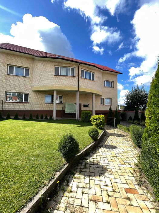 Будинок 450м2 біля печерської школи