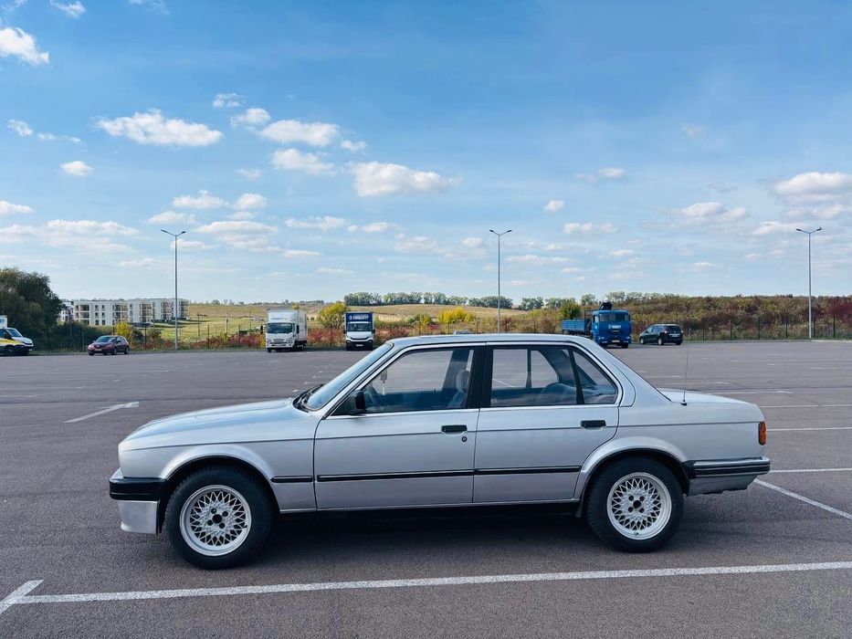 Продам або обміняю BMW E30 318.