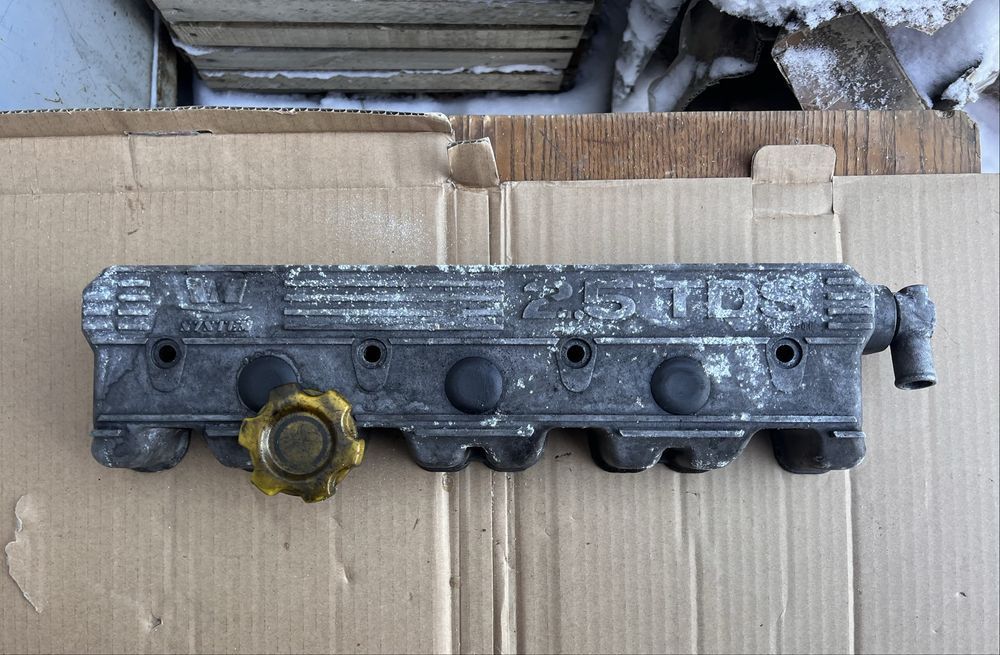 Клапанная крышка Jeep Cherokee 1984-2001 2.5 Chrysler Voyager dodje ra
