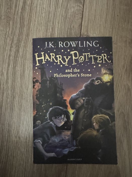 Книга Harry Potter and the Philosopher's Stone Bloomsbury