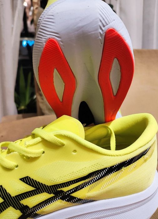 Buty do biegania Asics Magic Speed 4 .