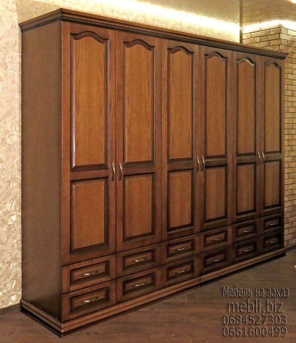 Спальня: Ліжко, Столик туалетний, 2 Тумбочки Комод Шафа Шифоньєр Трюмо