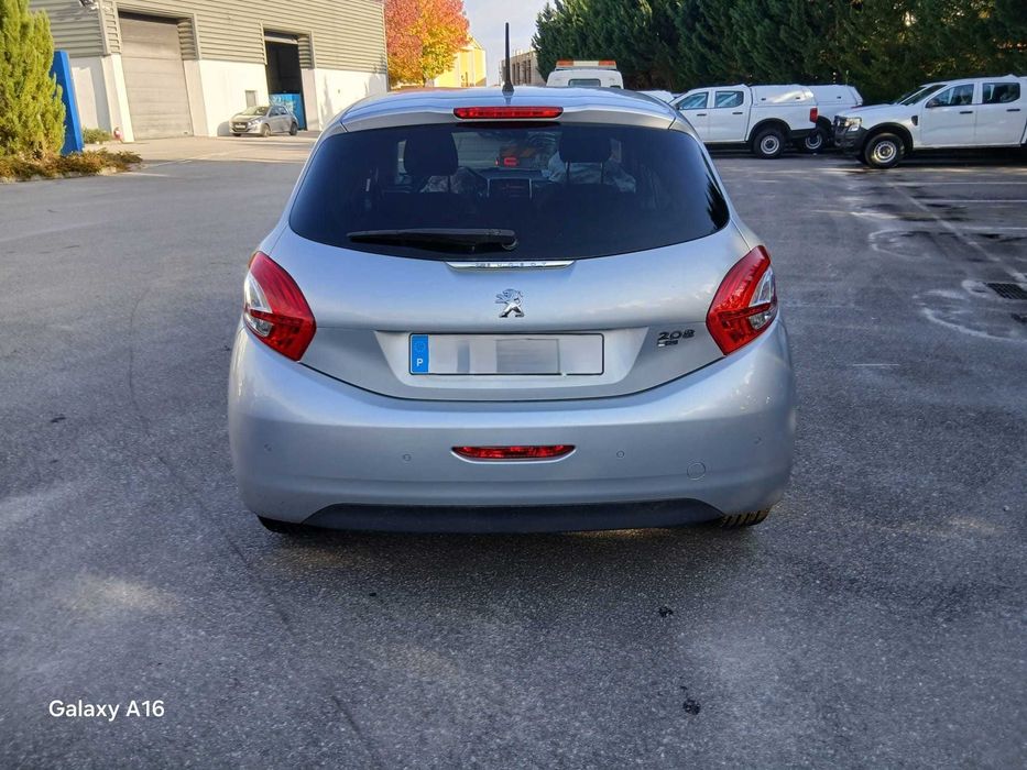 Peugeot 208 1.4 HDi Diesel (Poucos Km)