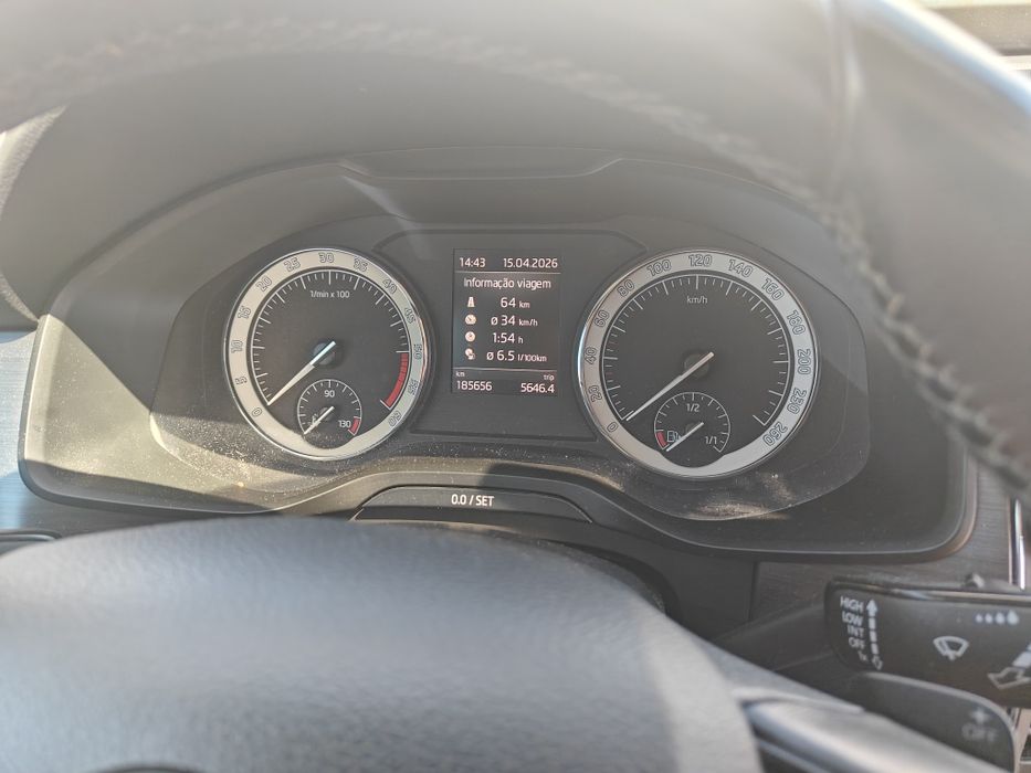 Skoda kodiaq  2.0 TDI Ambition DSG 7 lugares  carplay e android auto  câmera traseira + Manutenções em dia