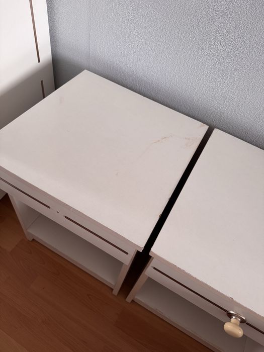 Приліжкова тумба