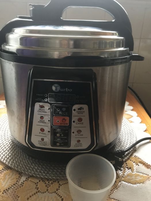 Robot kuchenny wielofunkcyjny