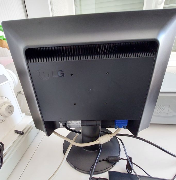 Portátil Samsung, impressora e fax HP, monitor LG - Regresso às aulas