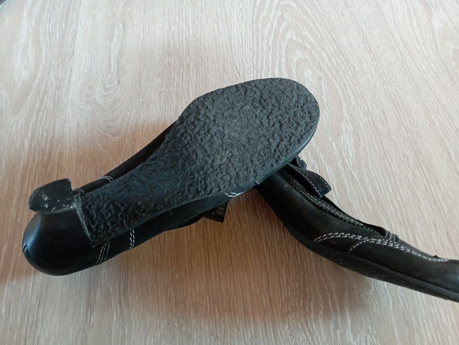 Półbuty damskie na obcasie