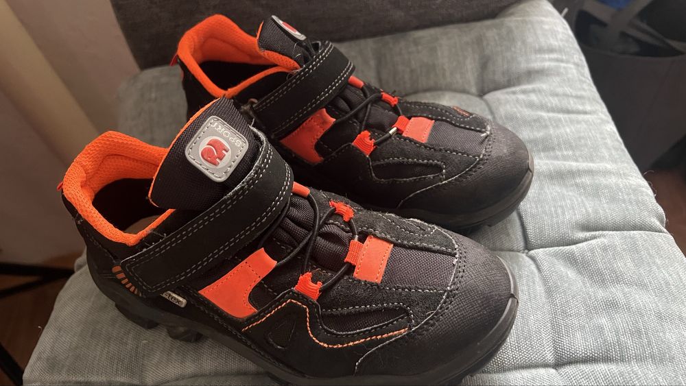 Черевики дитячі .