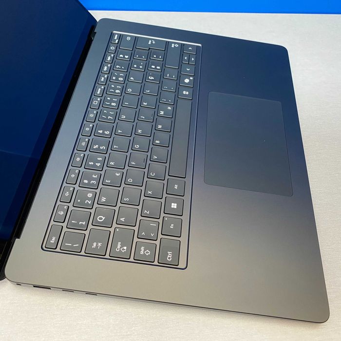 Microsoft Surface Laptop 7 - 15" (Snapdragon X Elite/16GB/512GB)