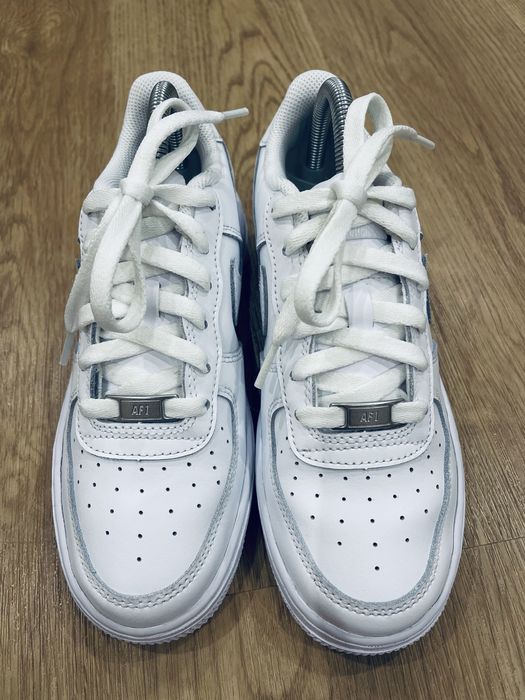Кросівки Nike Air Force 1  37.5р