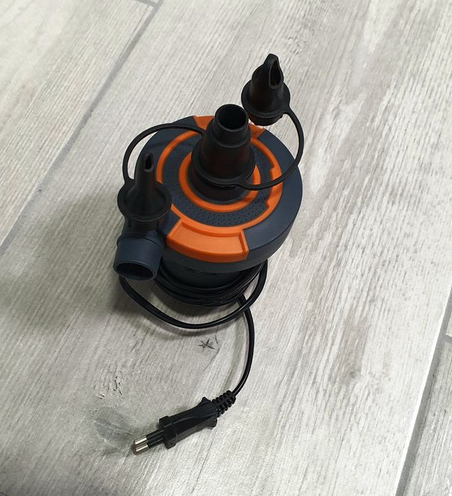 Pompka do materaca elektryczna jak nowa.
