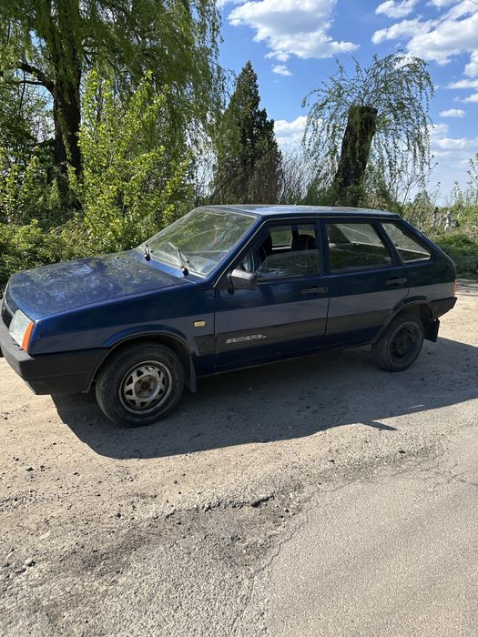 Автомобіль ваз 2109