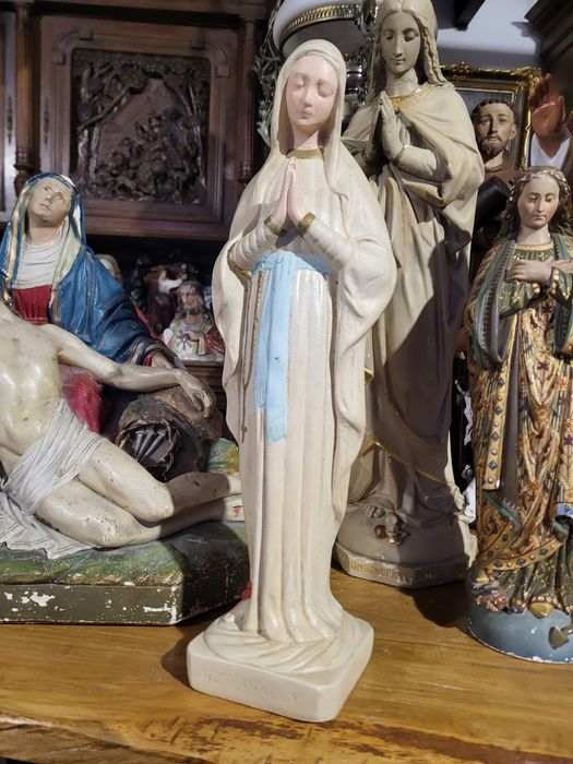 Duża figura Matki Bożej z Banneux Maryja Ubogich