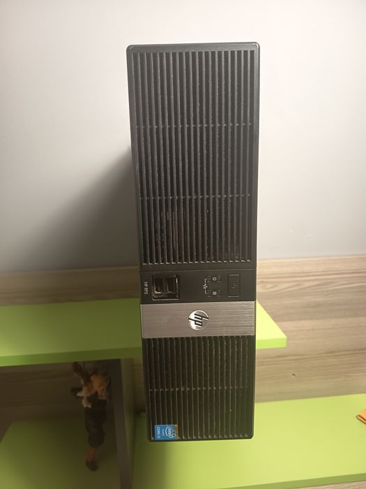 Komputer czarny hp