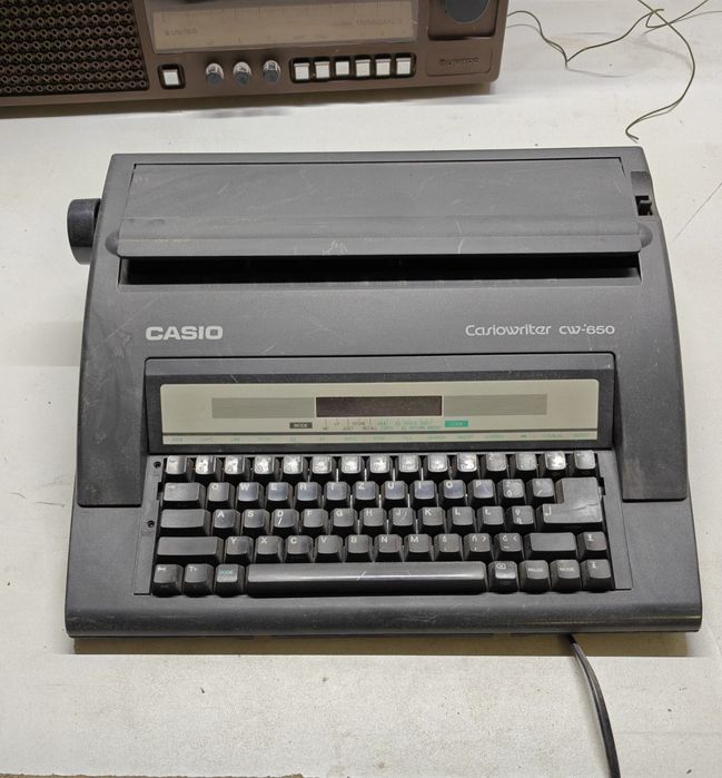 Elektroniczna maszyna do pisania Casio