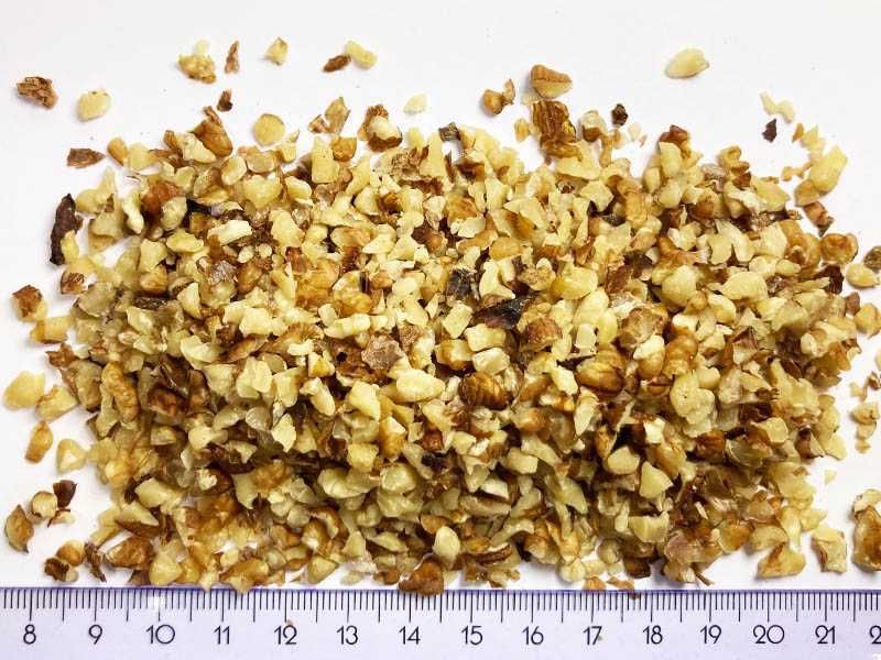 Orzechy włoskie kostka 10 kg karton vacum