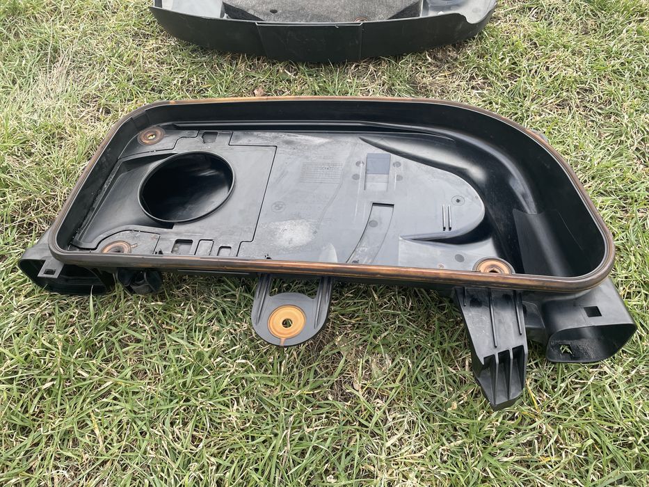 Корпус воздушного фильтра на BMW F10