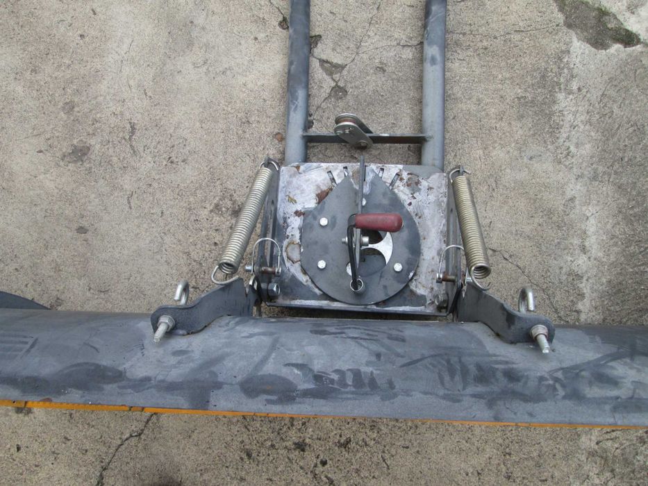 Pług do śniegu do: traktorek ogrodniczy  quad  atv  utv  odśnieżanie