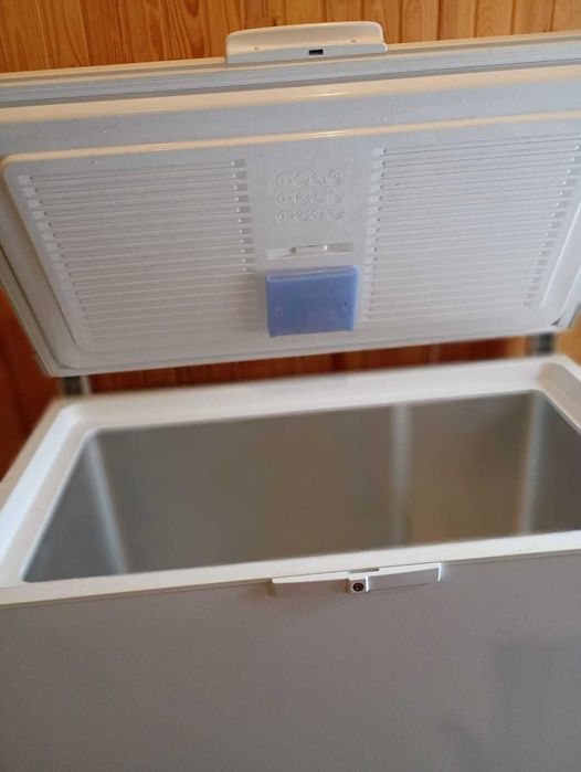 Морозильная камера Whirpool