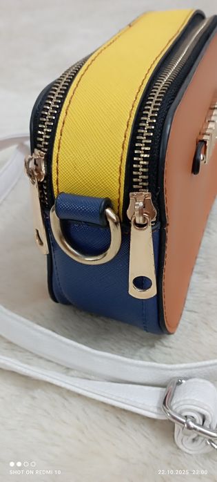 Женская сумка Moschino.