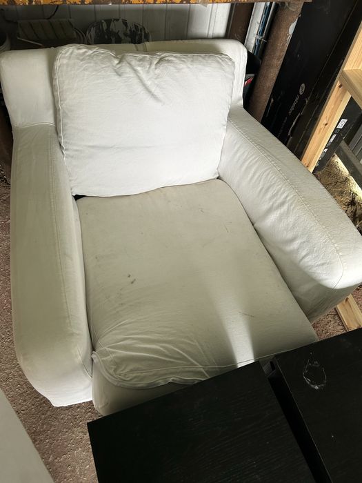 Sofas de cor branca  40€ cada um