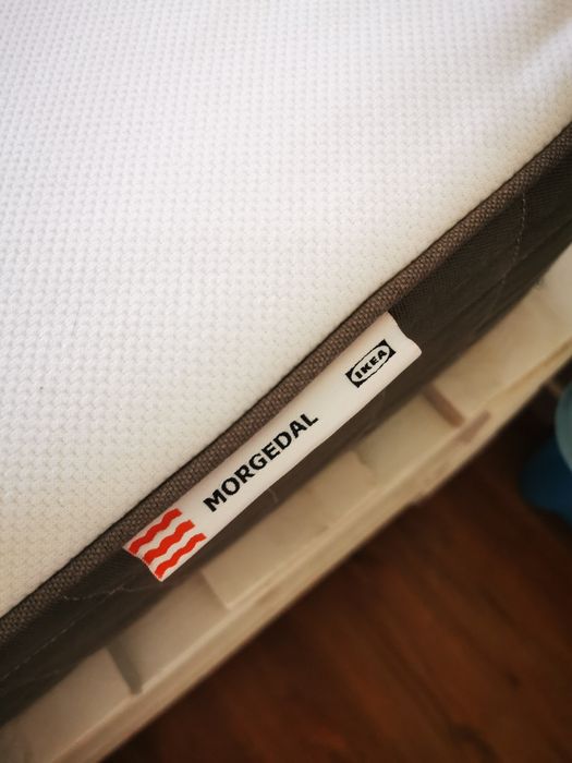 Cama de paletes com colchão  80x200cm com 2 gavetões para arrumação